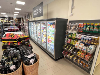 BUTIKKREYLLER - LEVERING OG MONTERING I DEN NYE BUTIKKEN I "TOPPEN" BUTIKKNETTVERK 16